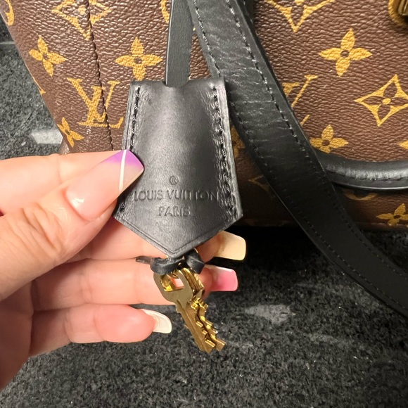 Louis Vuitton Hand Bag Authentic - Picture 3 of 5